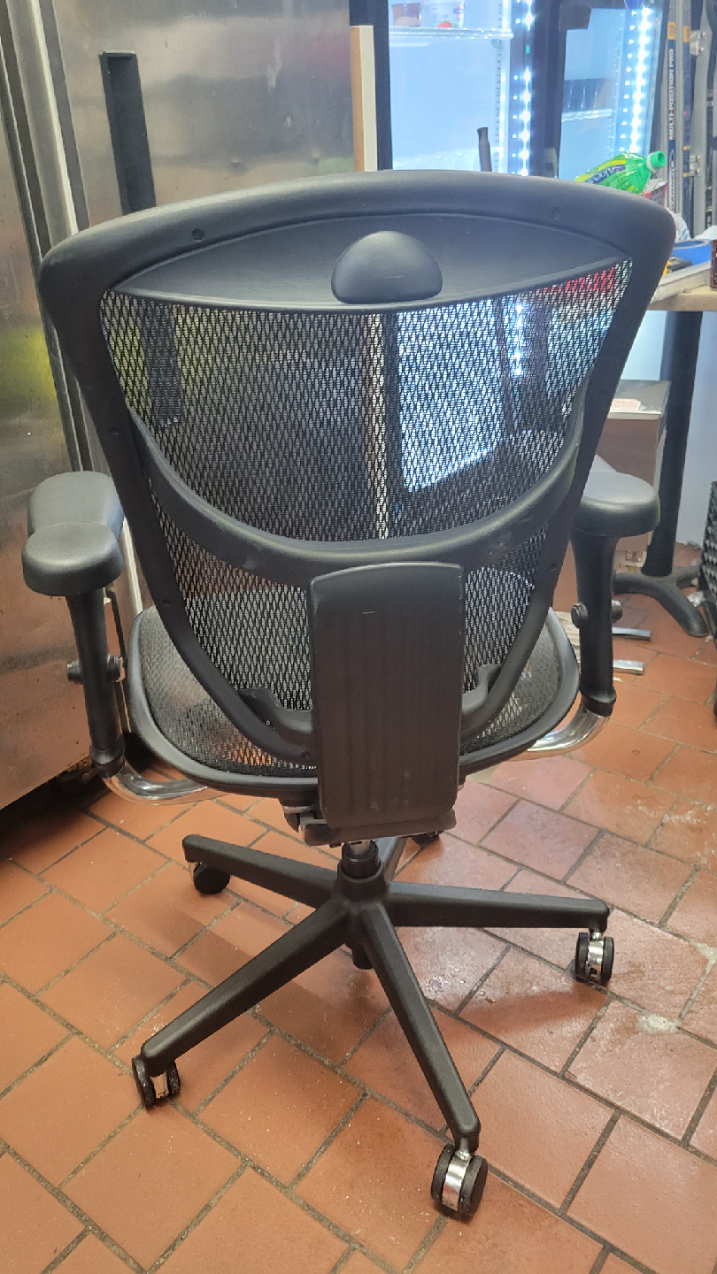 Black Mesh Office Chair - photo 4