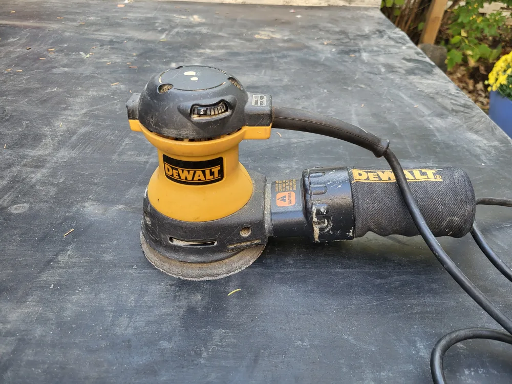 DeWalt Orbital Sander thumbnail