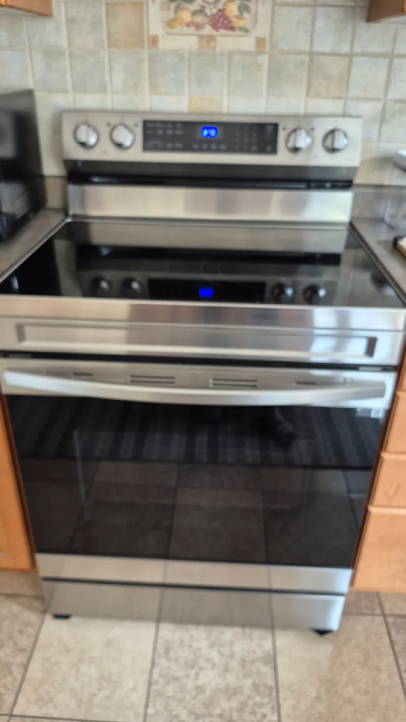 Samsung Stainless Steel Electric Range with built in air fryer thumbnail
