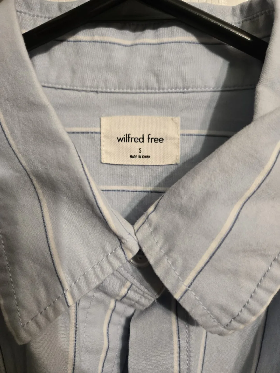 Aritzia Wilfred Free blue dress shirt, women's size S image indicator(3)