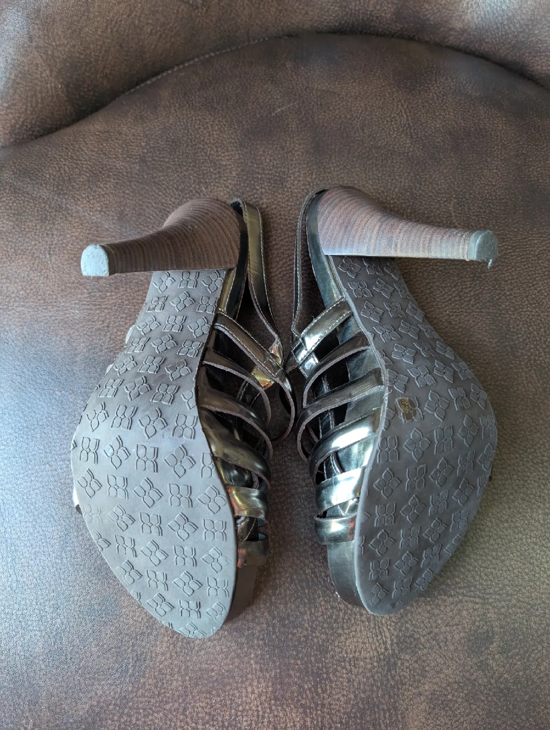 BCBGMAXAZRIA Bronze Heels, Size 7 image indicator(4)