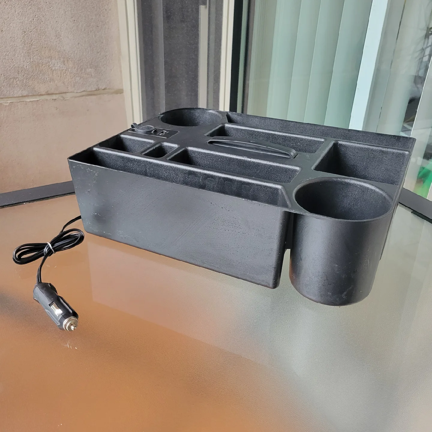 Black Car Organizer with Cup Holders & USB image indicator(3)