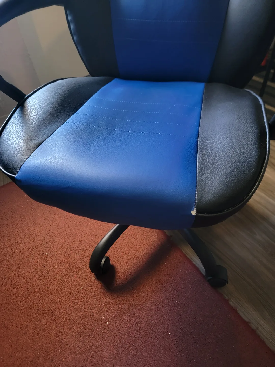 Blue and Black Gaming Chair image indicator(4)