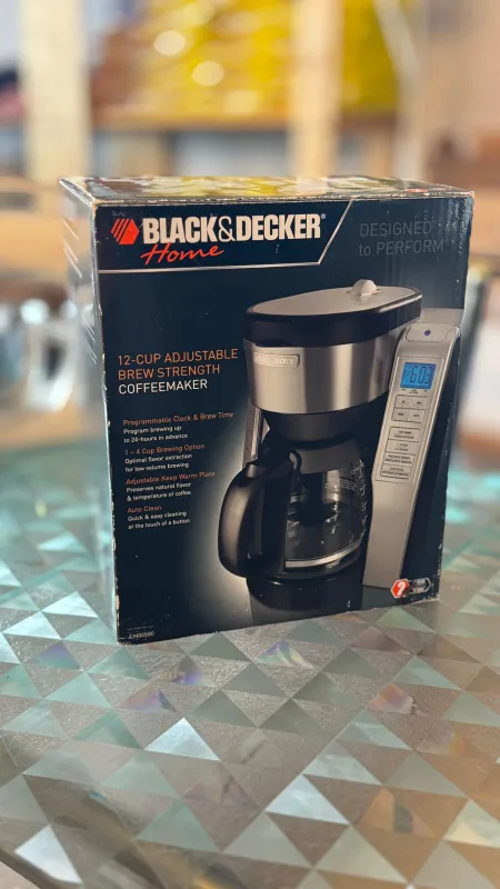 Black & Decker 12-Cup Adjustable Brew Coffee Maker thumbnail