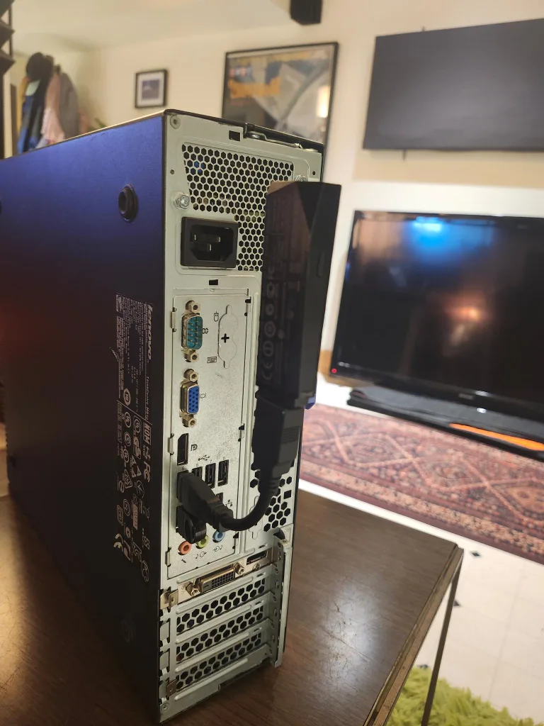 Lenovo ThinkCentre computer (pick-up Warden and Kingston) image indicator(3)