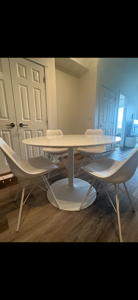 White Round Dining Table with 4 Chairs