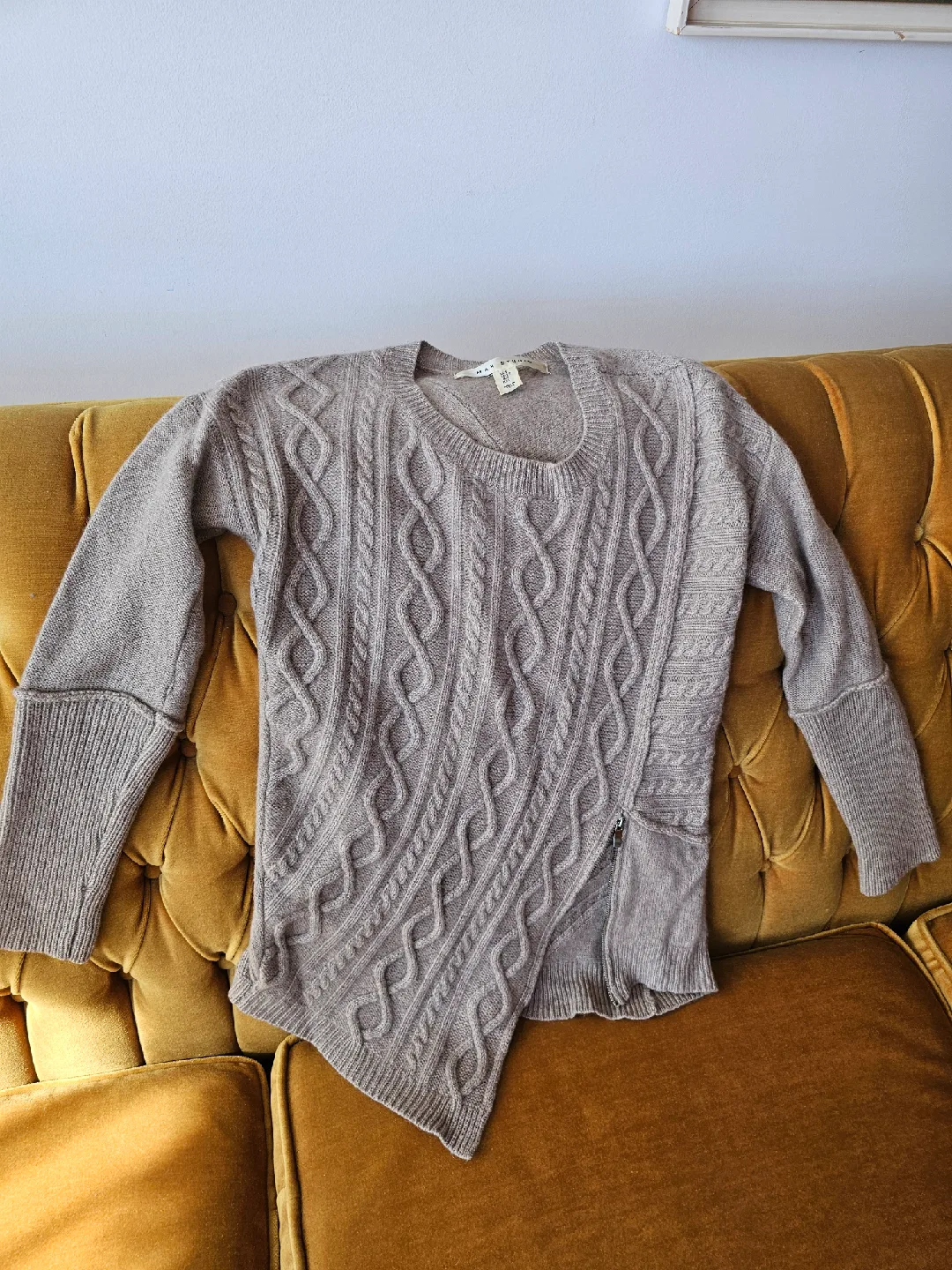 🥕 Wool Sweater with assymetry design image indicator(4)