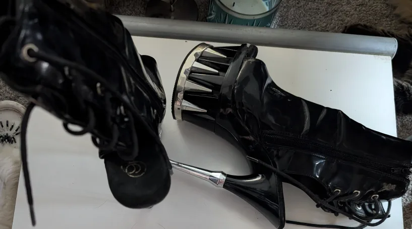 Pleaser Black Patent Platform Boots Size 8 image indicator(2)
