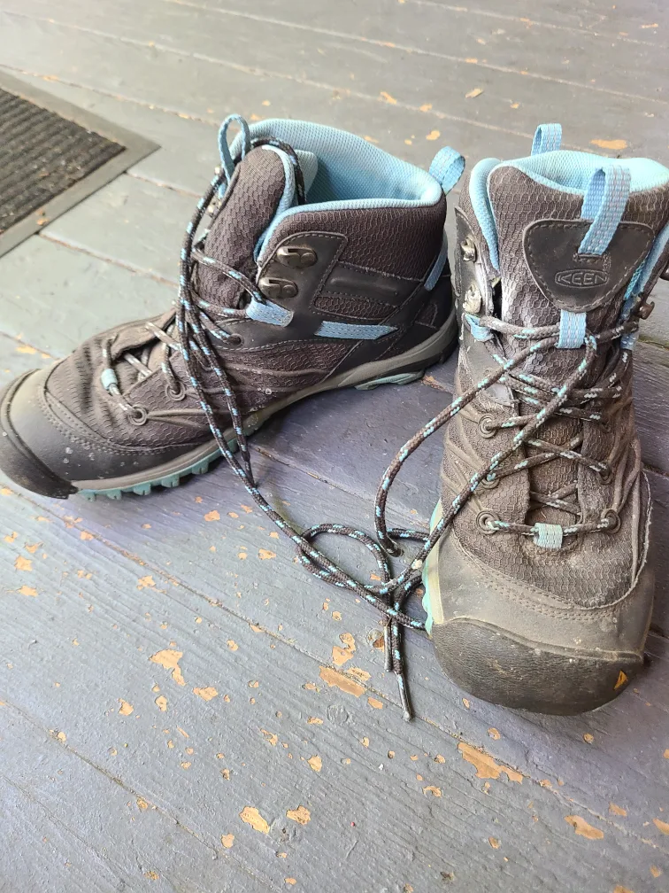 Keen Hiking Boots - Women's US 10 image indicator(2)