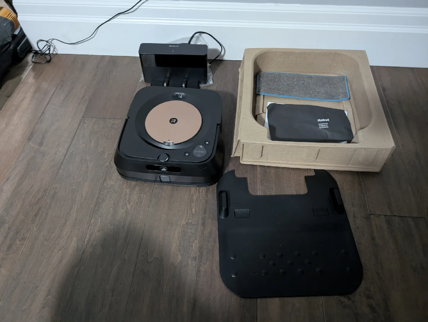 Brand New iRobot Braava Jet m6 Mop For Sale image indicator(2)