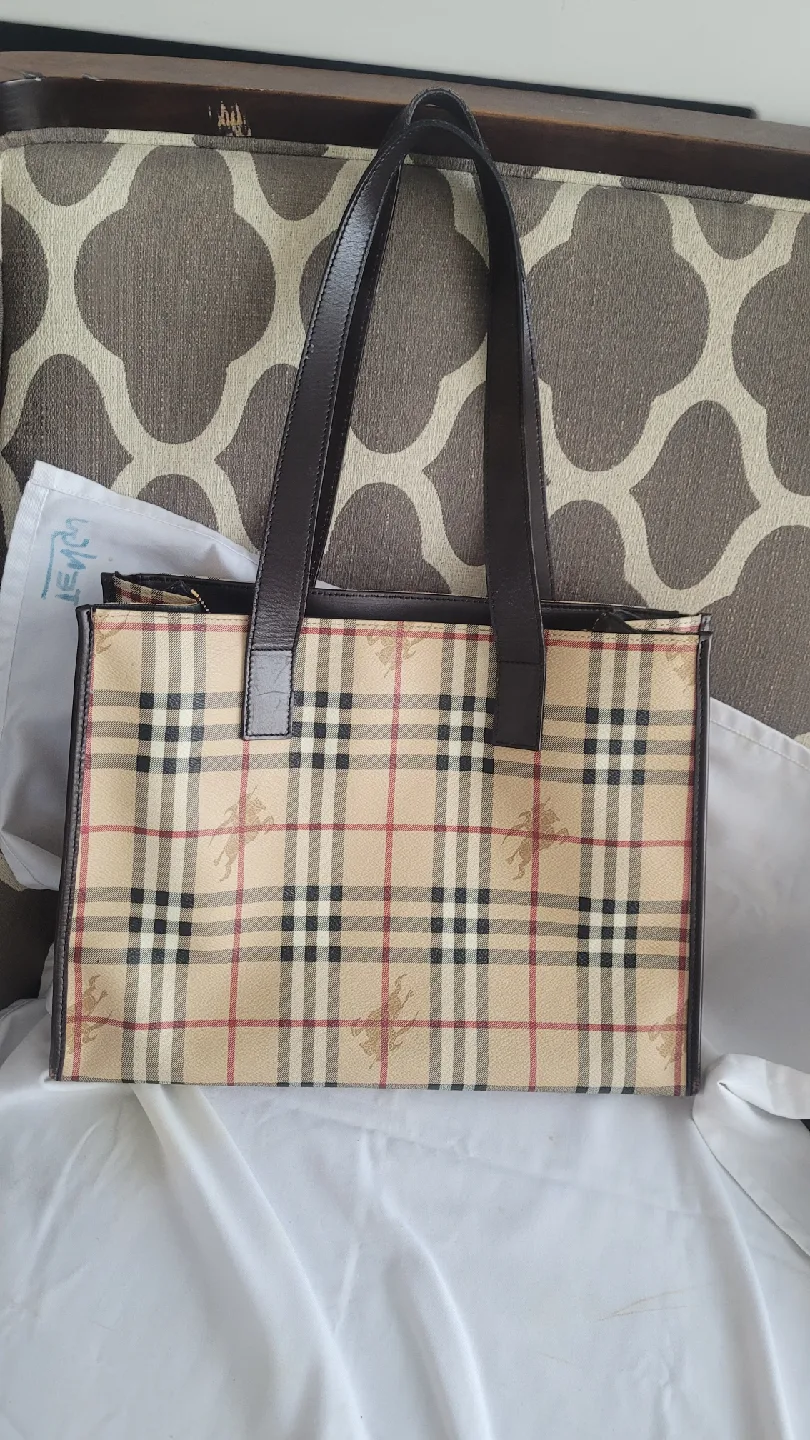 Burberry Tote Bag image indicator(7)
