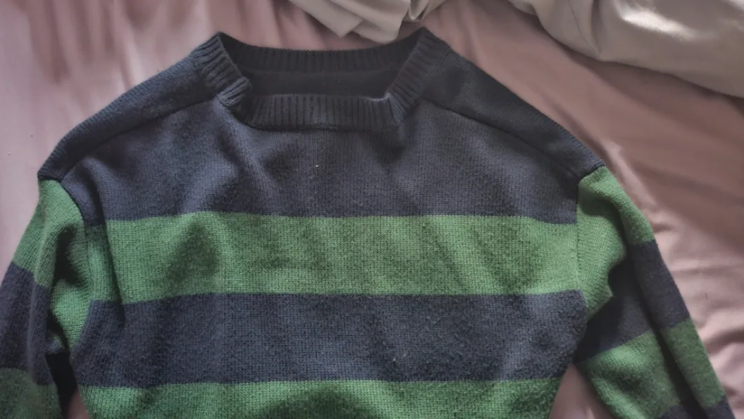 Shein Striped Sweater - Size L image indicator(4)