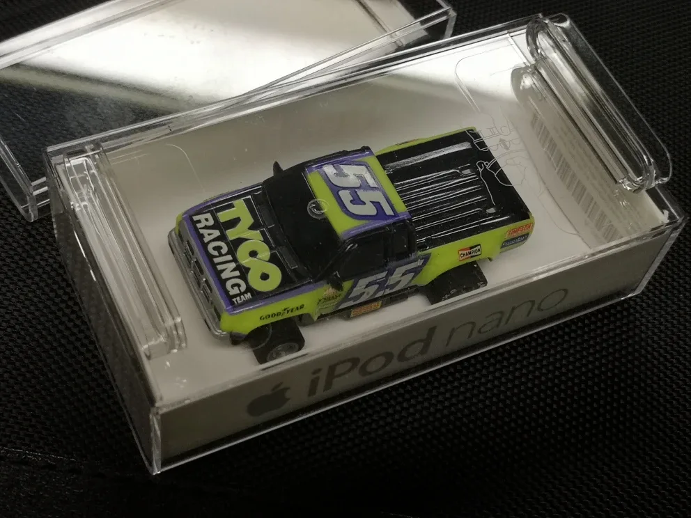 TYCO RC Nissan Magnum 440-X2 Narrow Body Slot Car image indicator(10)