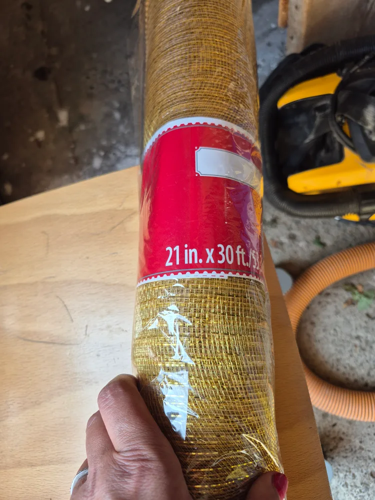 Holiday Time Polymesh - Gold & Red/Green image indicator(2)