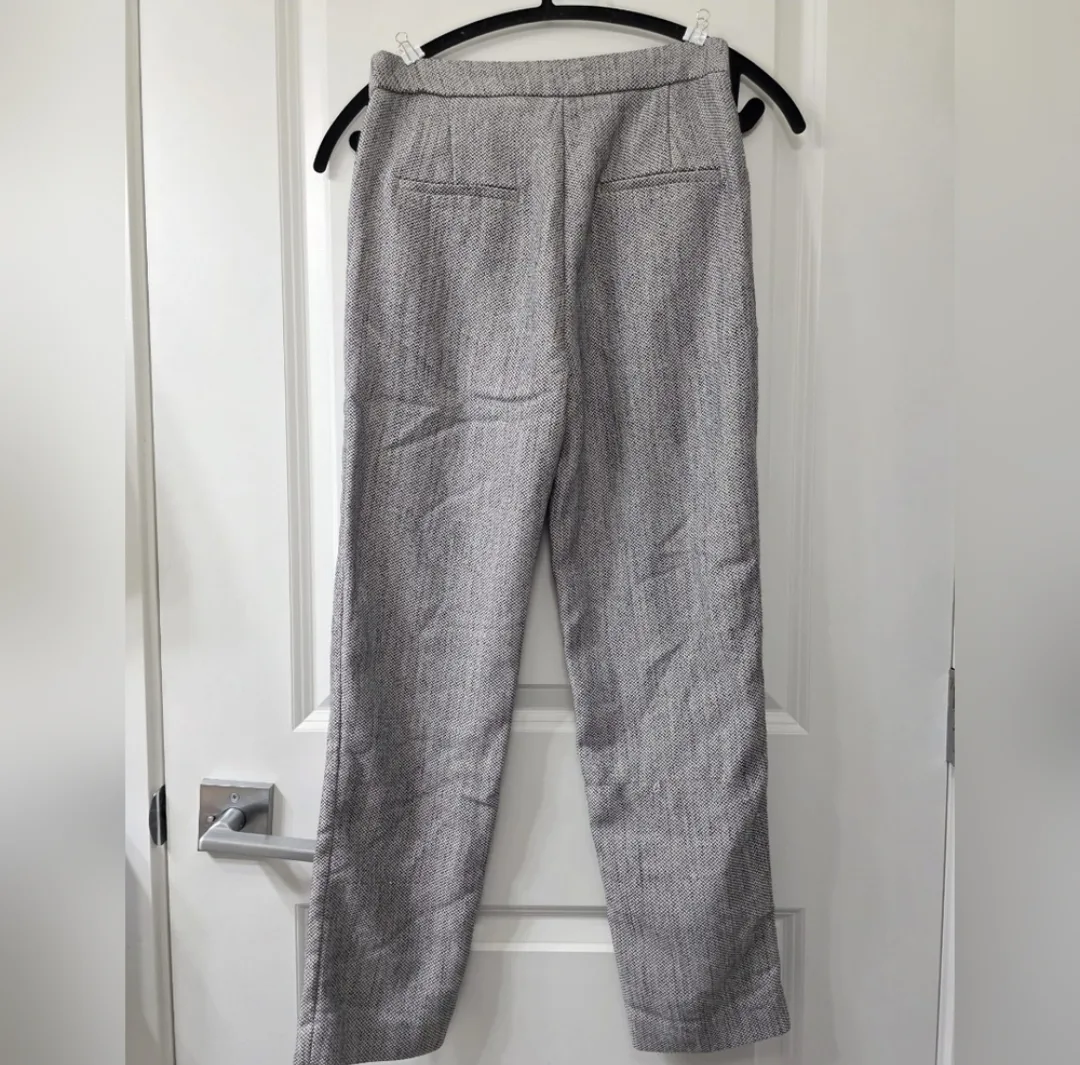 H&M Blazer and Trousers Set - US 2 image indicator(5)