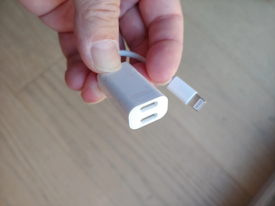 Lightning Port Splitting Solution from 1 to 2, iOS Apple iPhone - photo 2