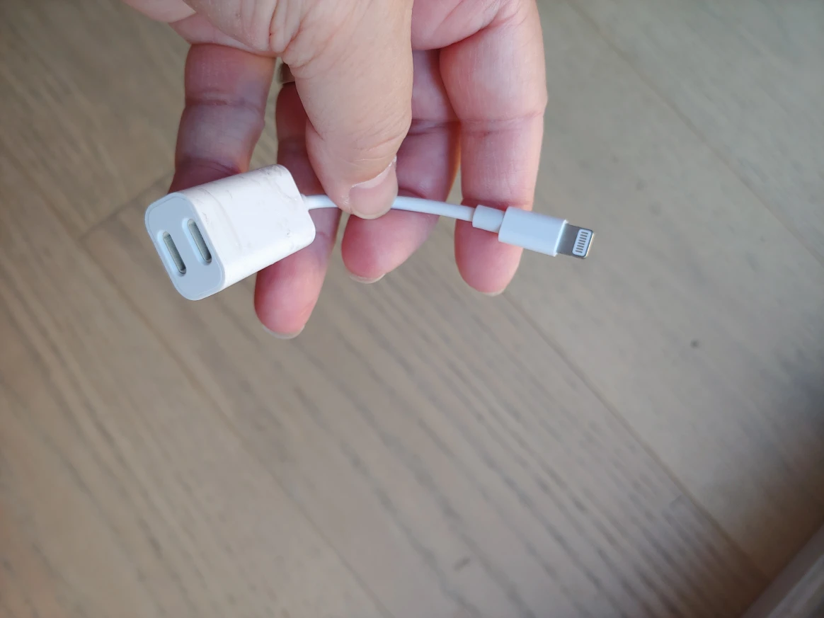 Lightning Port Splitting Solution from 1 to 2, iOS Apple iPhone - photo 3