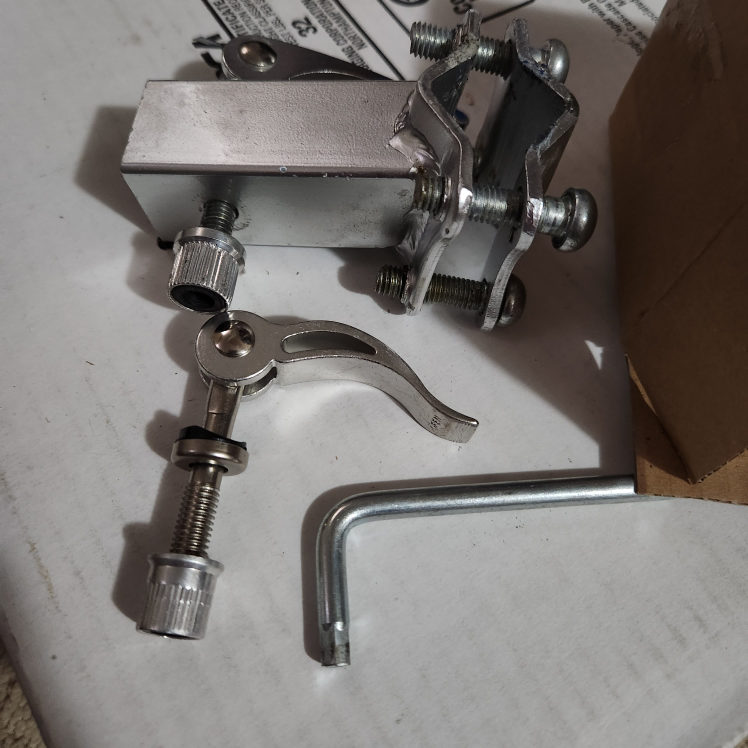 WeeRide Co-pilot Hitch Bike Attachment with extra bolt - photo 3