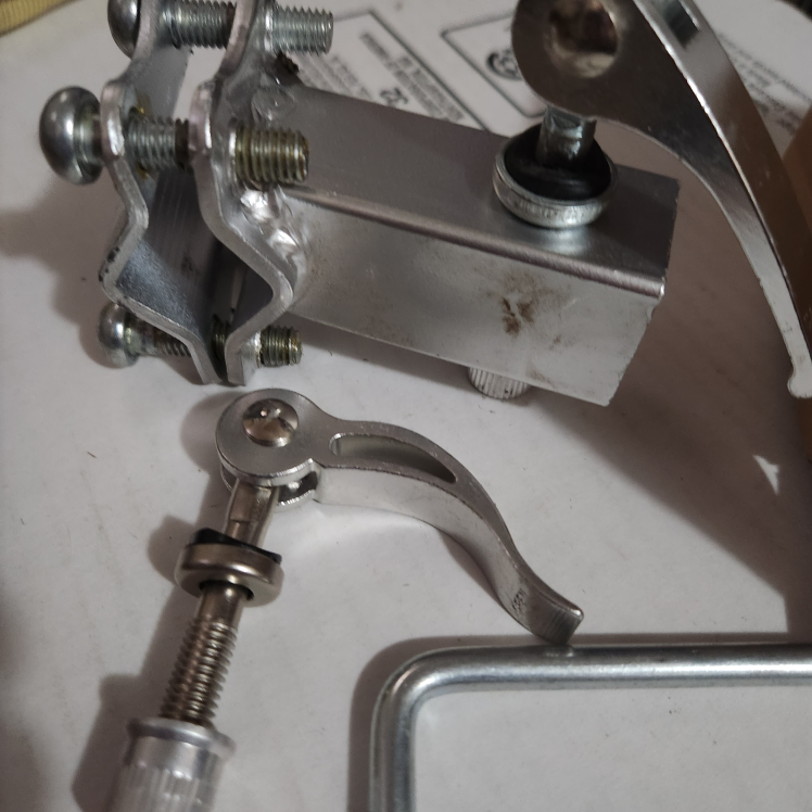 WeeRide Co-pilot Hitch Bike Attachment with extra bolt - photo 4