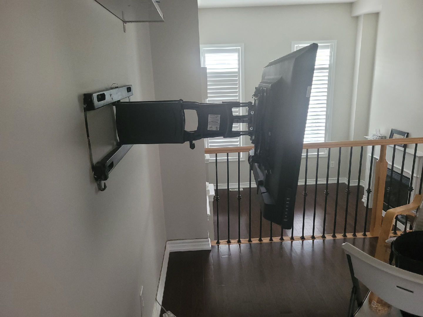 AVA Multiposition TV Wall Mount 30-90 in - photo 4