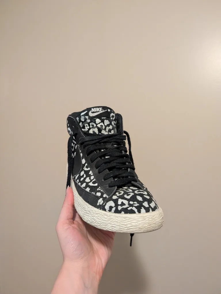 Nike Blazer Mid '77 Leopard Print, Size 7.5 image indicator(3)