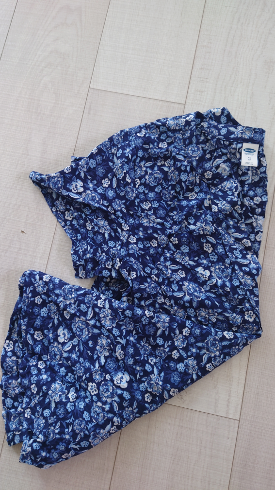 cute Gap top floral xs