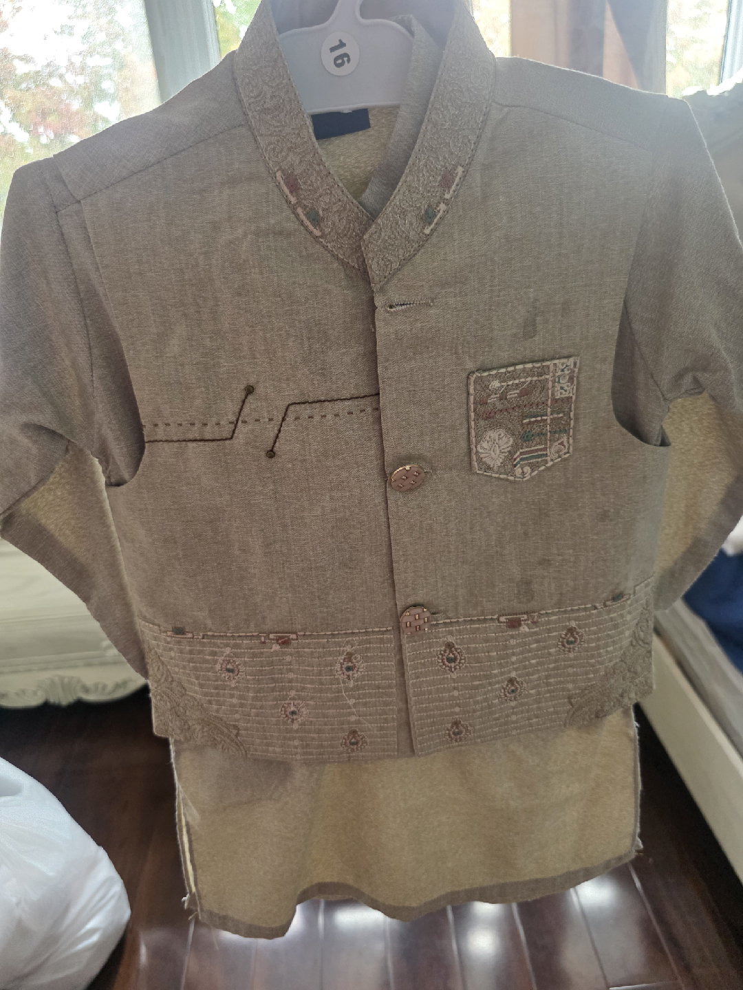 Boy's Traditional Outfit with Vest - Size 16 - photo 2