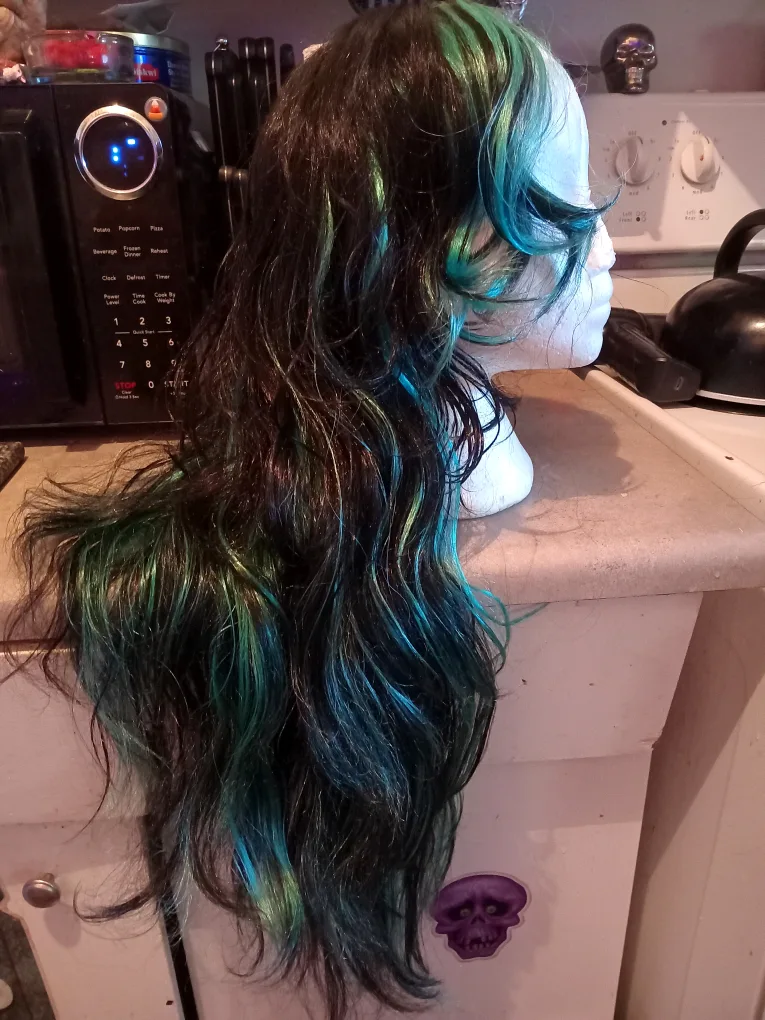 Black & Teal Wig image indicator(3)