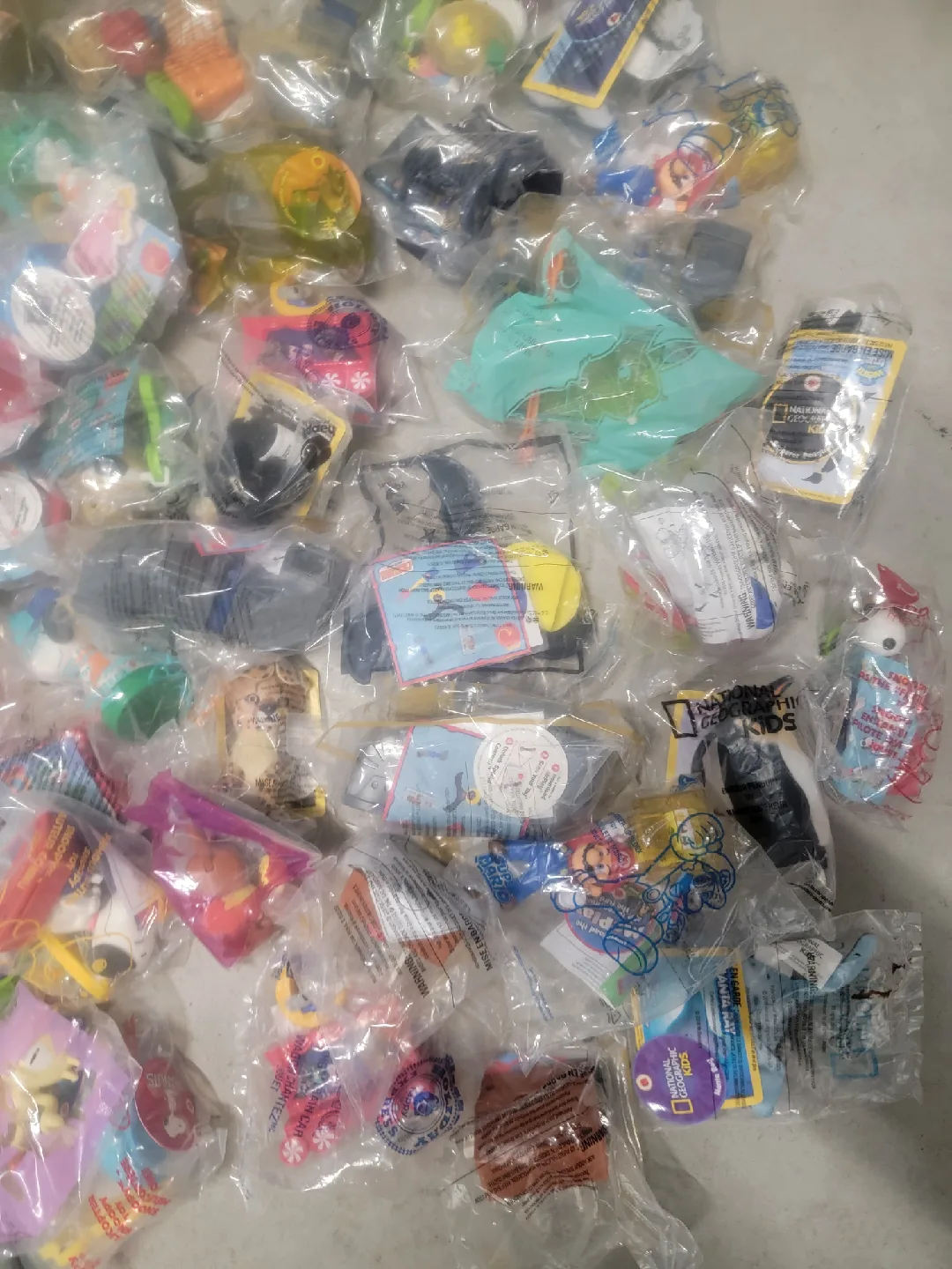 McDonald's Happy Meal Toys 2017-18 - Assorted Collection image indicator(2)