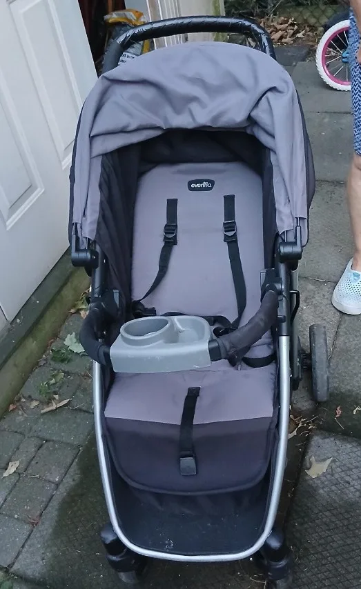Evenflo Stroller - Grey & Black image indicator(3)