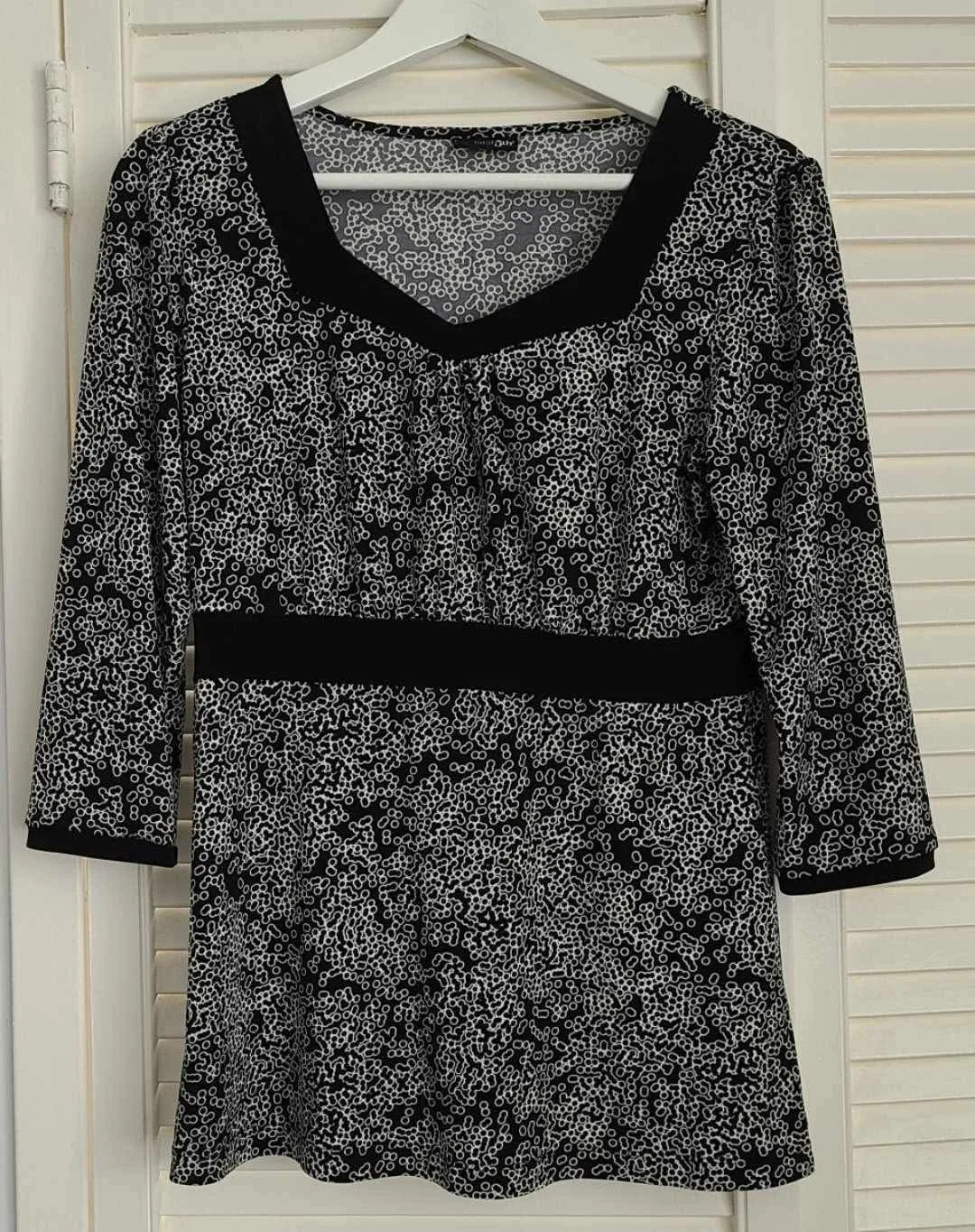 Black & White Patterned Top - Size M thumbnail