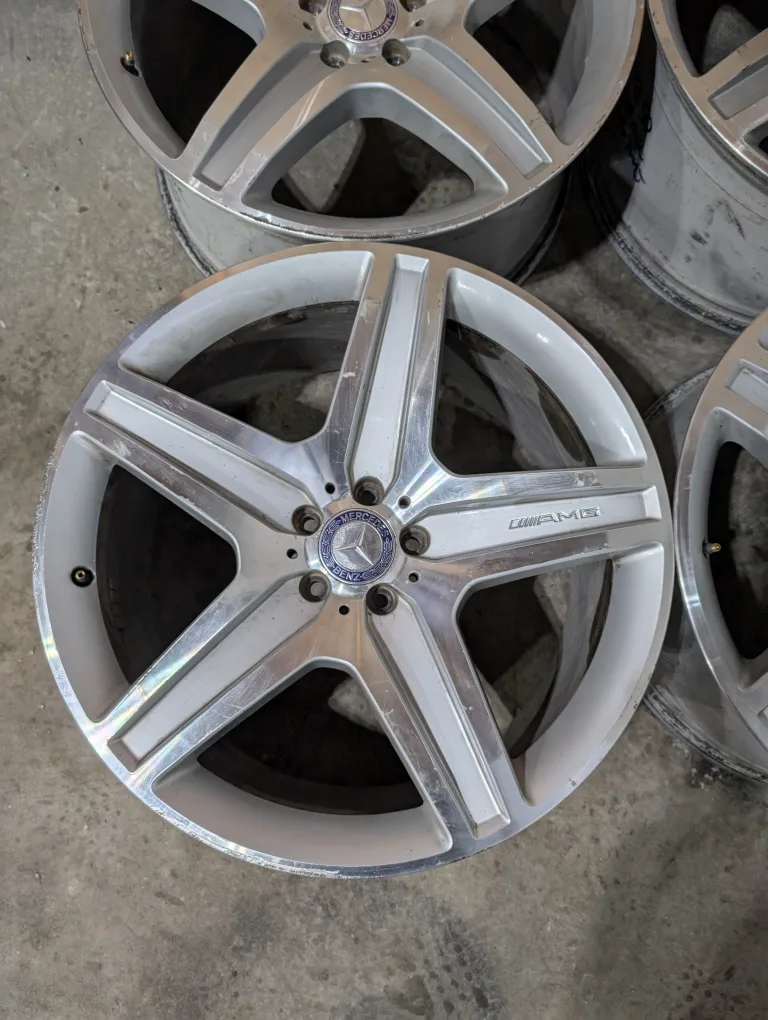 (4)-21 Inch AMG Alloy 2012 Mercedes Benz GL350 image indicator(3)