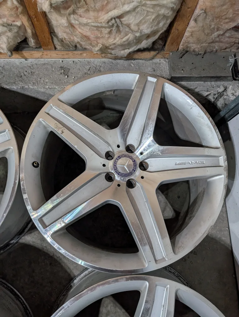 (4)-21 Inch AMG Alloy 2012 Mercedes Benz GL350 image indicator(5)