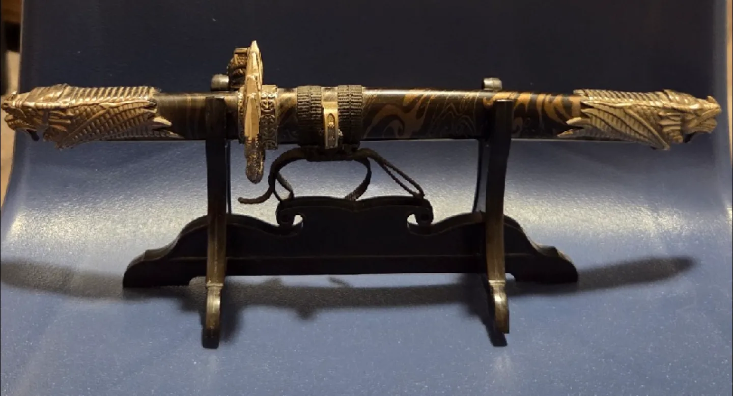 Decorative Dragon Tanto Sword with Stand image indicator(3)