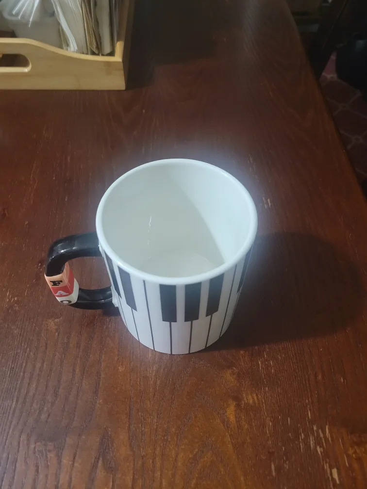 FAO Schwarz Piano Keys Mug image indicator(2)