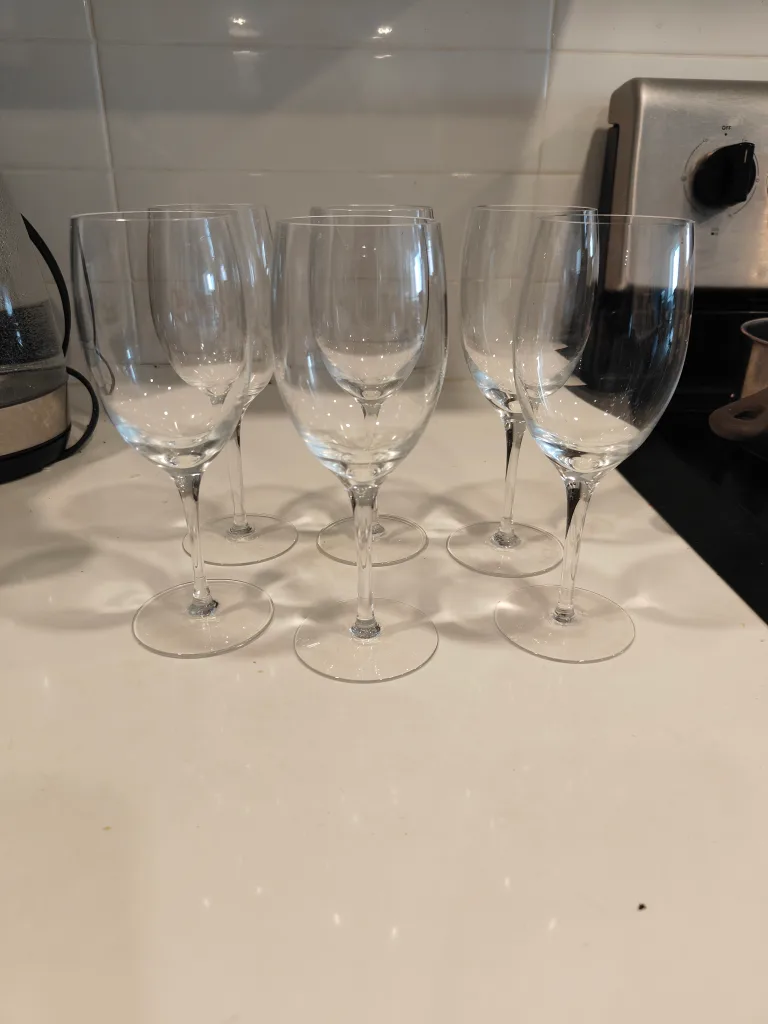 Set of 6 Wine Glasses thumbnail