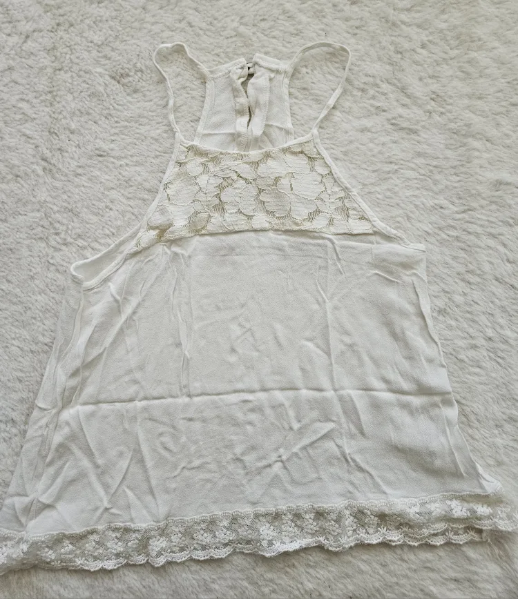 Assorted Women's Tank Tops & Scarf image indicator(4)