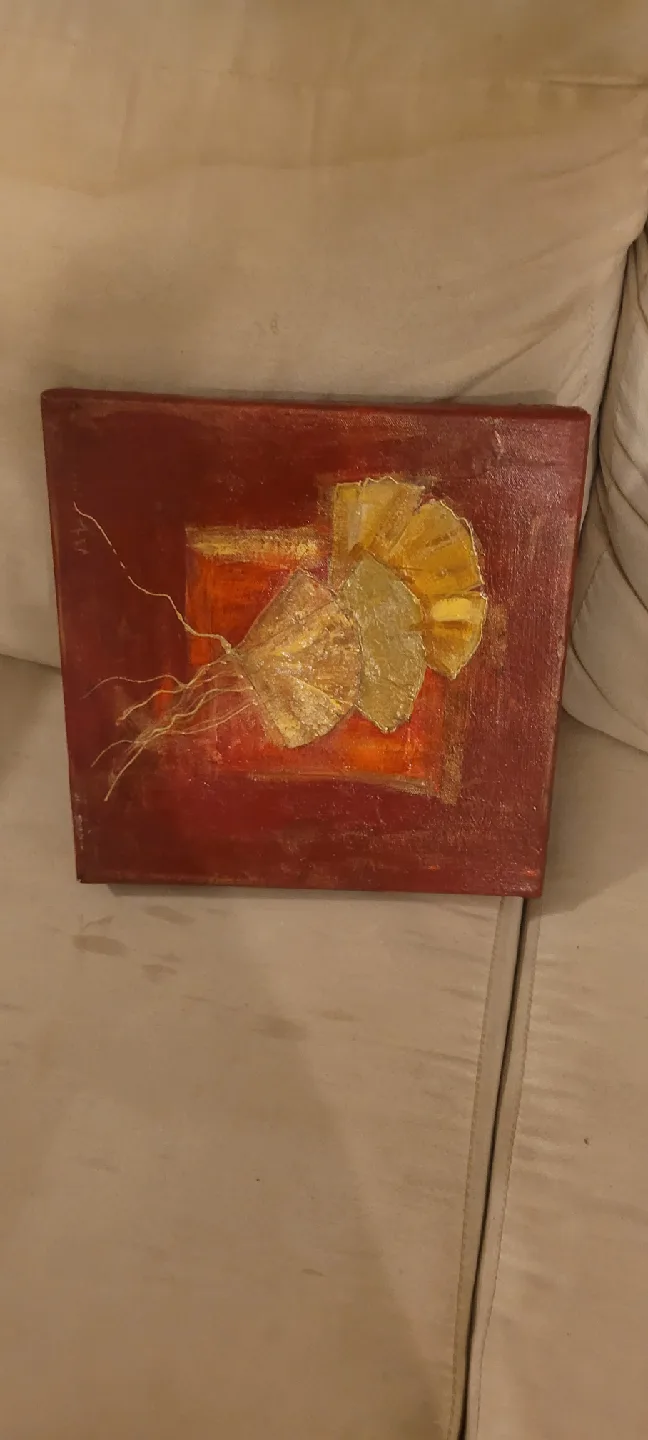 Assorted Home Decor Items image indicator(4)