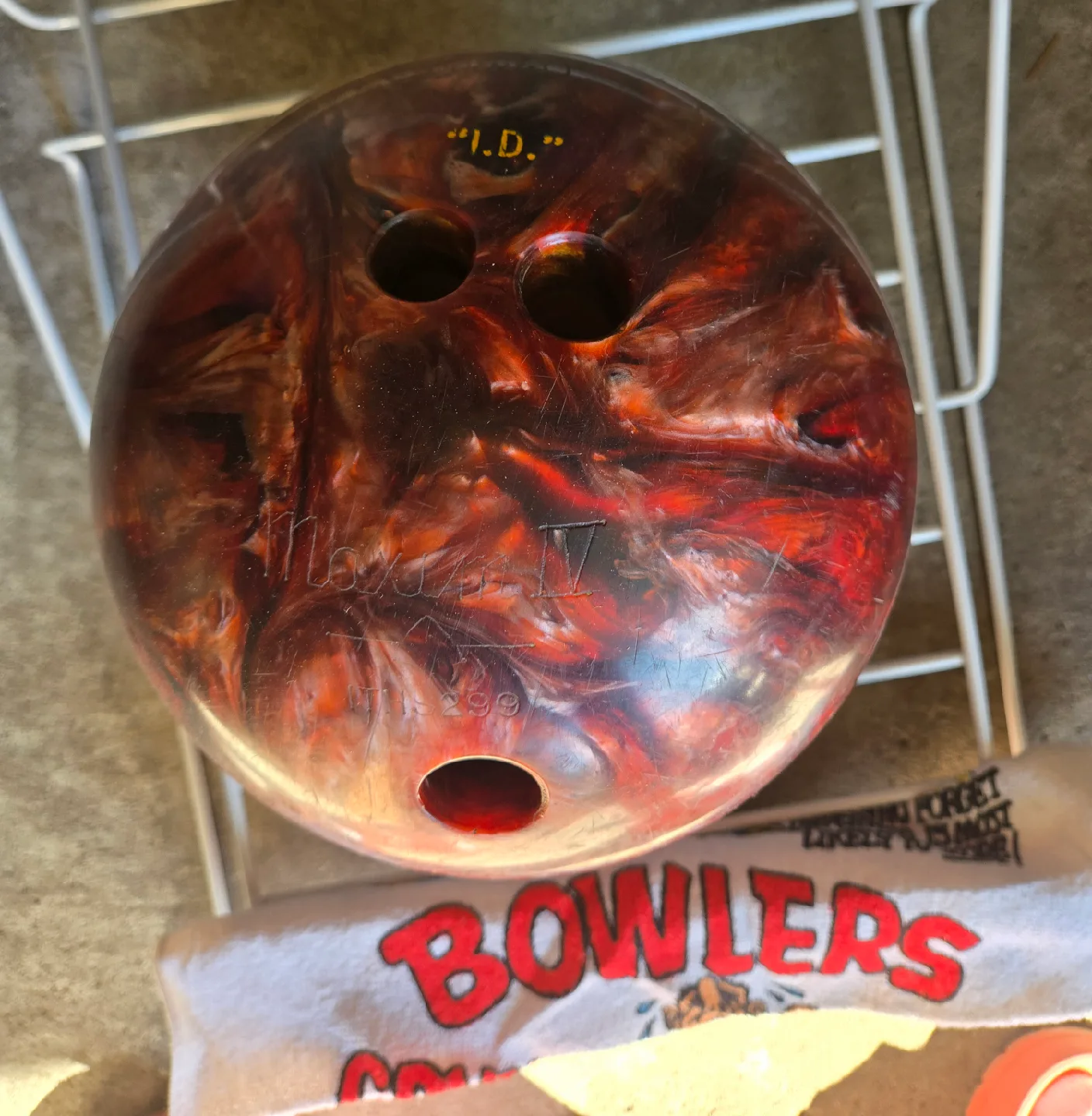 Brunswick Nova Bowling Ball with Bag image indicator(3)