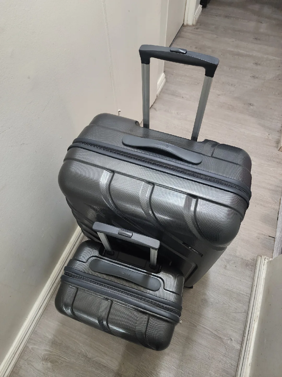 Carlton Luggage Set - 2 Piece image indicator(5)