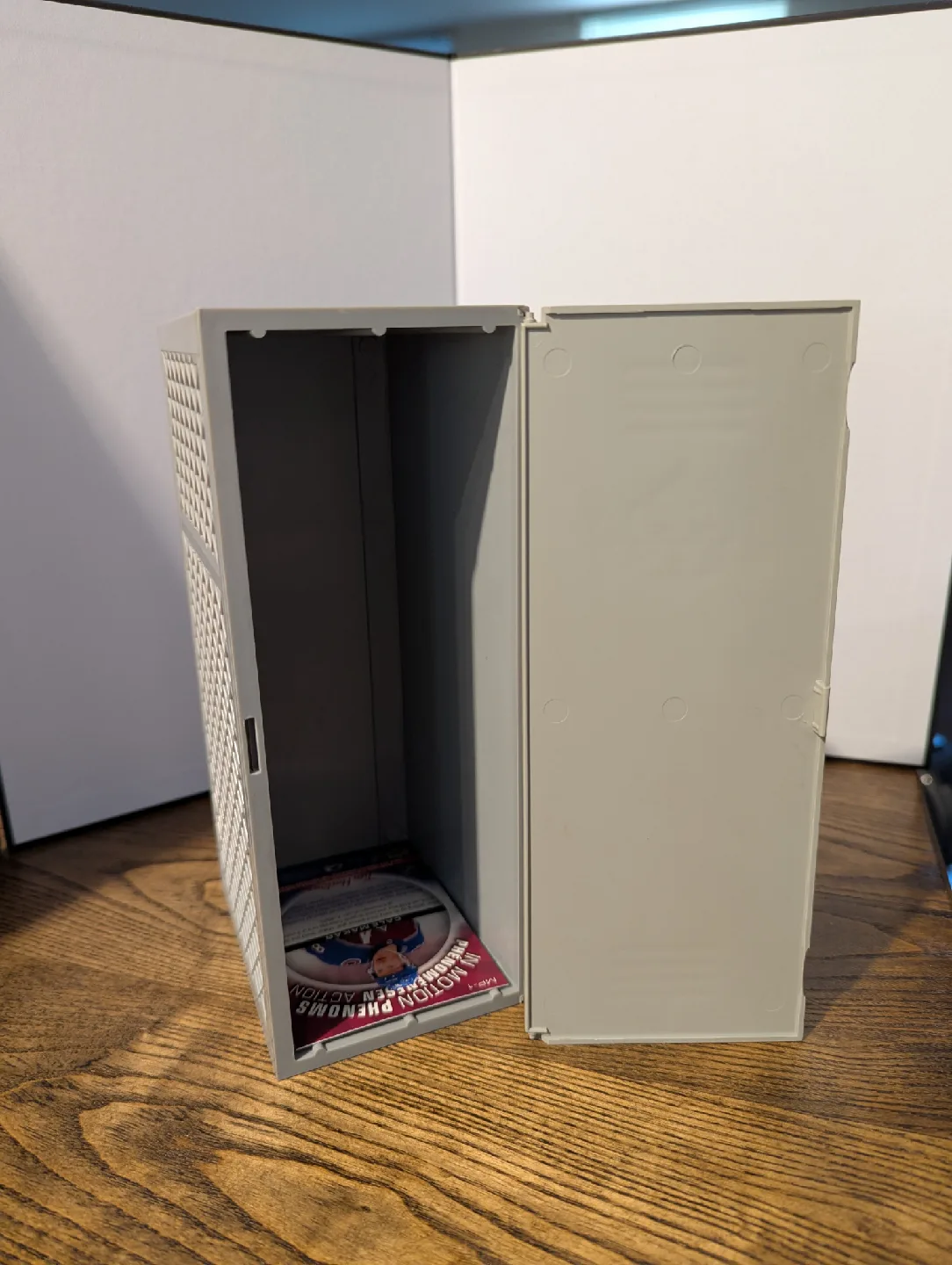 Upper Deck Basketball Locker Michael Jordan image indicator(5)