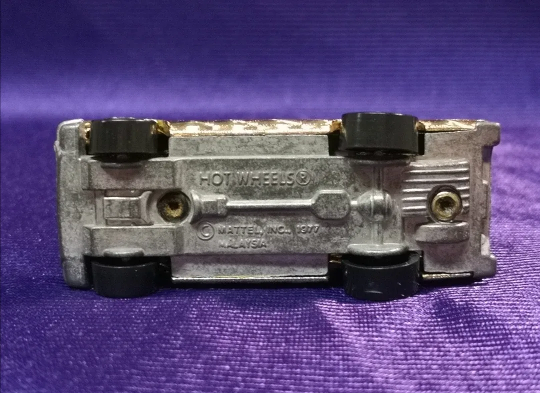 1977 Hot Wheels ~ Gleamer 1957 Ford Thunderbird image indicator(10)