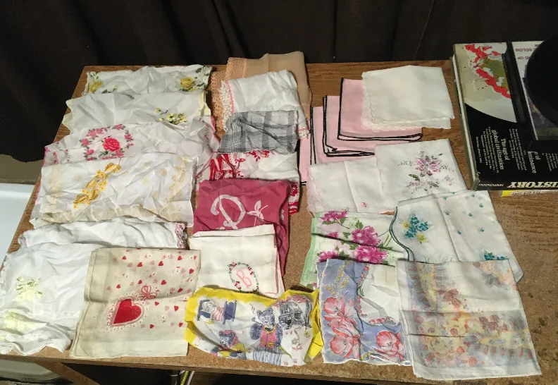 lot of 25 Vintage Handkerchiefs - Assorted Designs