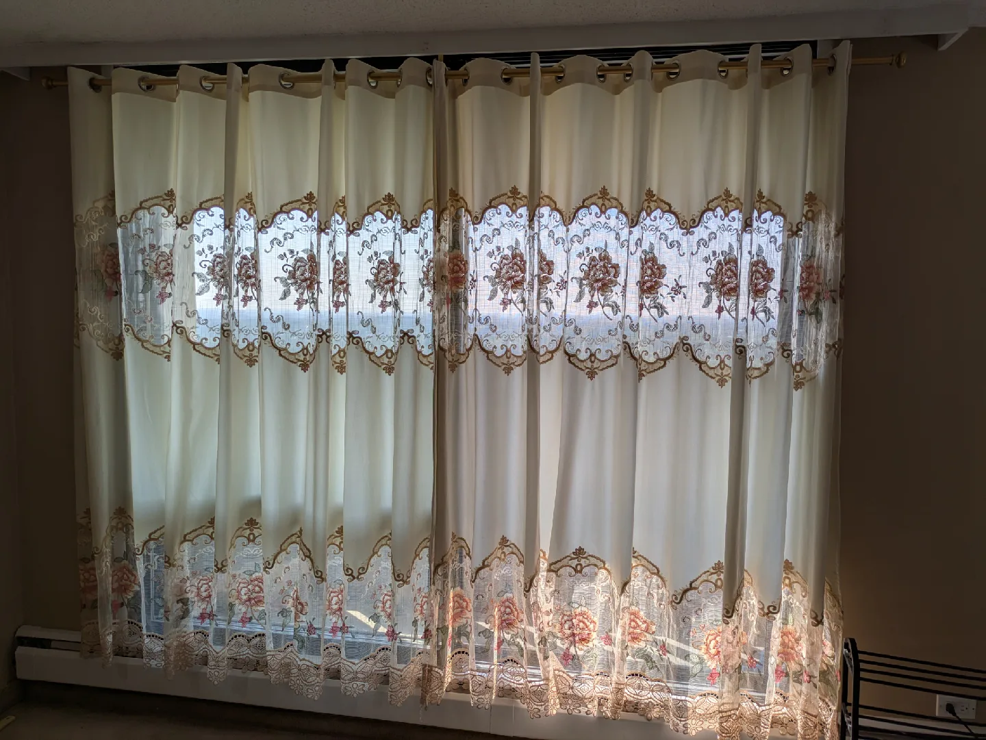 Floral Patterned Curtains thumbnail