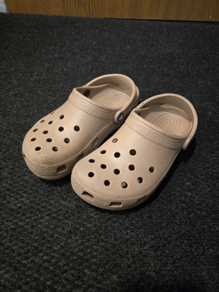 Crocs Classic Clog - Size 7 US Women's
