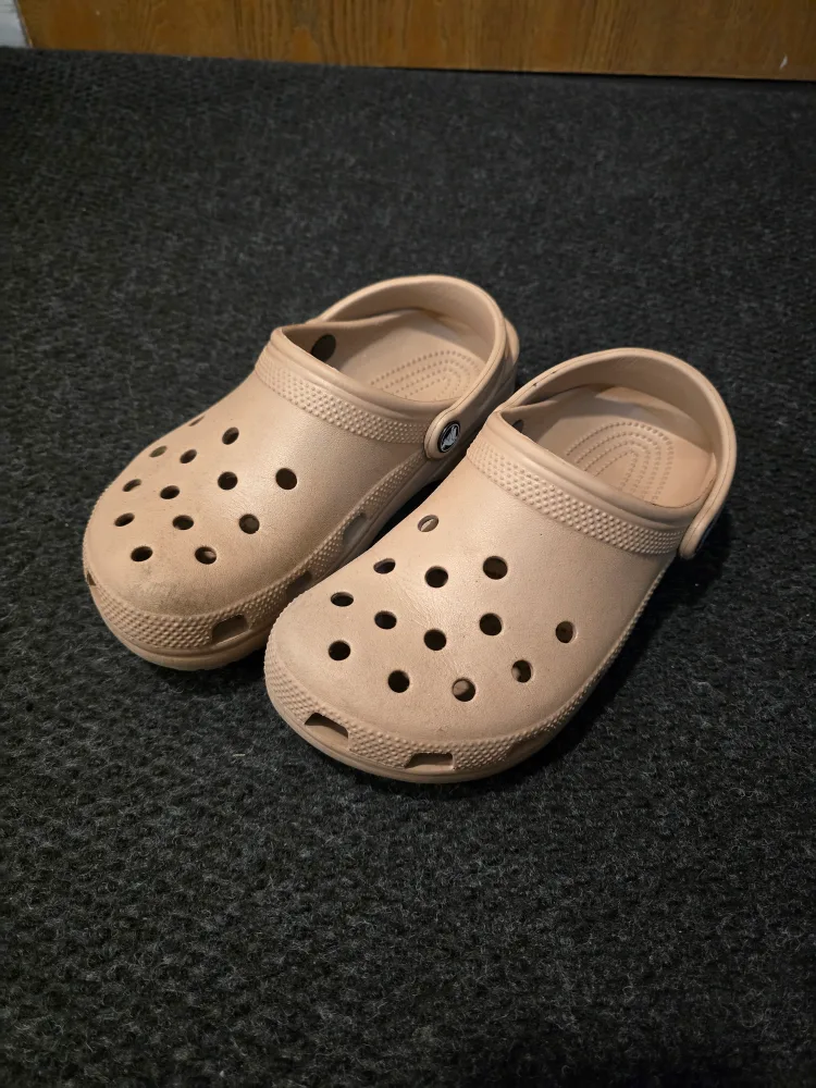 Crocs Classic Clog - Size 7 US Women's