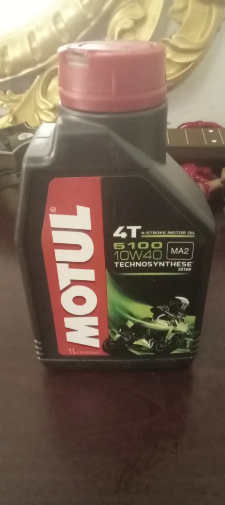 Motul 5100 4T 10W40 Motorcycle Engine Oil - 1 Litre thumbnail
