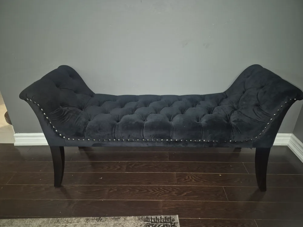 Black Tufted Bench image indicator(3)