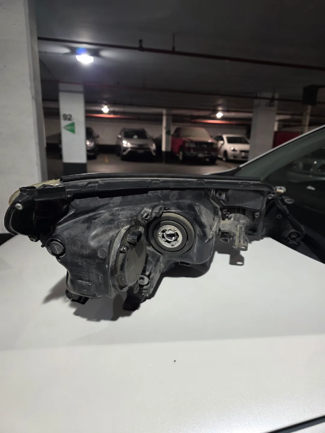 Toyota Rav4 Headlight Assembly image indicator(6)