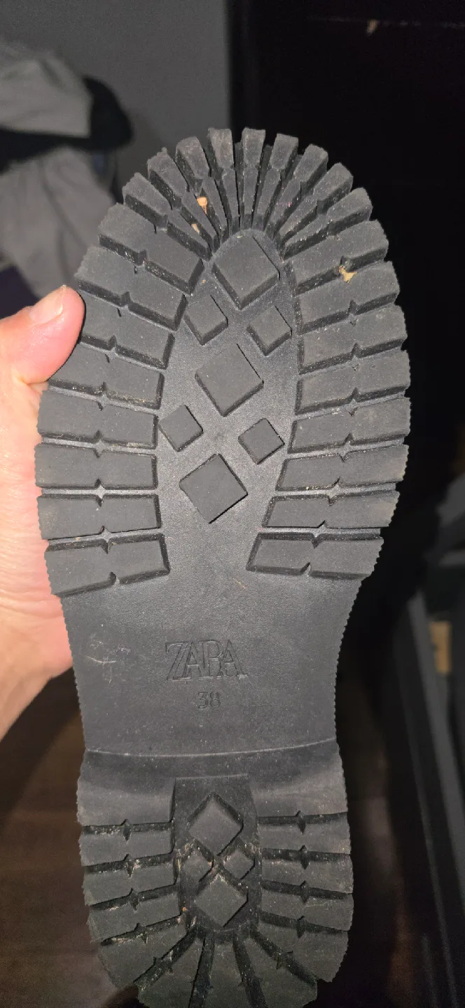 Zara Black Boots Size 38 image indicator(3)